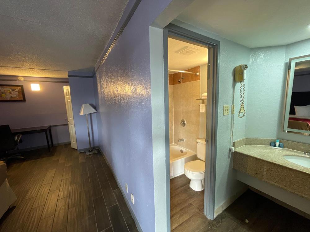 Standard Quadruple Room interior